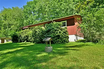 184 McClain Ln, New Castle, PA 16105 - Photo 2