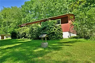 184 McClain Ln, New Castle, PA 16105 - Photo 2