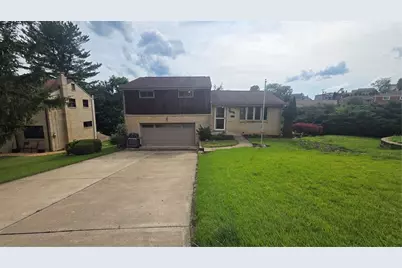 1094 Greenwood Dr, South Park, PA 15236 - Photo 2