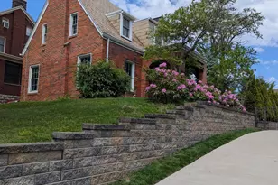 124 Marlin Dr E, Pittsburgh, PA 15216 - Photo 1