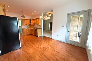 28 Manor Dr, Pine Township, PA 16127 - Photo 8