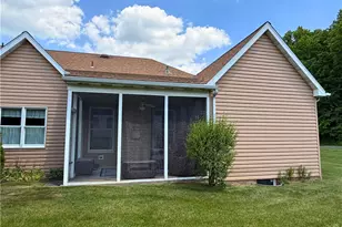 28 Manor Dr, Pine Township, PA 16127 - Photo 2