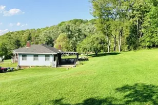 2434 Race Track Rd, Youngwood, PA 15672 - Photo 12