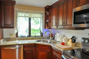 4048 Briarwood Dr, Hempfield Township, PA 15601 - Photo 8