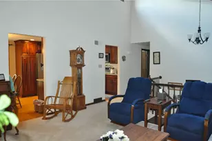 4048 Briarwood Dr, Hempfield Township, PA 15601 - Photo 6