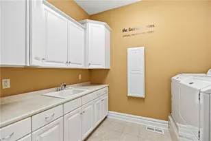 2114 N Villa Ct, Hampton, PA 15044 - Photo 28