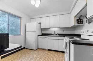 1303 Lakemont Dr, Pittsburgh, PA 15243 - Photo 14