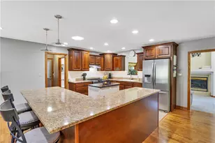 16 Aylesworth Way, Liberty Township, PA 16127 - Photo 12