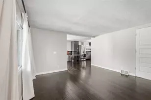 302 3rd St, Oakdale, PA 15071 - Photo 6