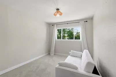 302 3rd St, Oakdale, PA 15071 - Photo 10