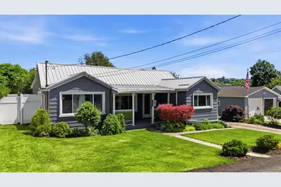 302 3rd St, Oakdale, PA 15071 - Photo 2