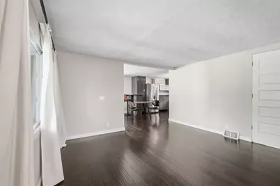 302 3rd St, Oakdale, PA 15071 - Photo 6