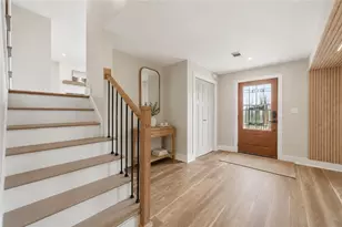 1325 Cardinal Dr, Scott Township, PA 15243 - Photo 4