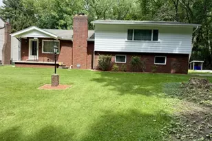 304 N Scott St, New Castle, PA 16101 - Photo 1