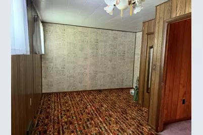 304 N Scott St, New Castle, PA 16101 - Photo 8