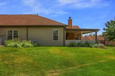 21 Ashford Dr, Cranberry Township, PA 16066 - Photo 2