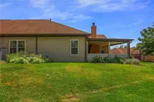 21 Ashford Dr, Cranberry Township, PA 16066 - Photo 2