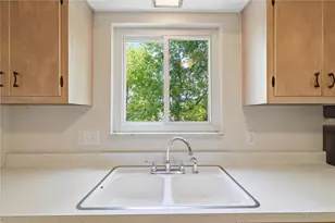 233 Ingram Ave, Pittsburgh, PA 15205 - Photo 10