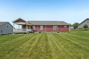 549 Landing Ct, Washington Township, PA 15613 - Photo 36