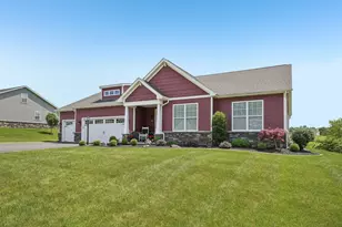 549 Landing Ct, Washington Township, PA 15613 - Photo 2