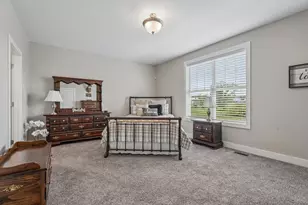 549 Landing Ct, Washington Township, PA 15613 - Photo 20