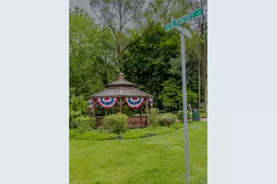 534 Neola, Ross Twp, PA 15237 - Photo 48