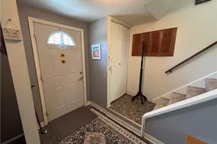 537 Invicta Dr, Pittsburgh, PA 15235 - Photo 2
