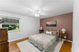 1040 Cork Dr, Bethel Park, PA 15102 - Photo 10