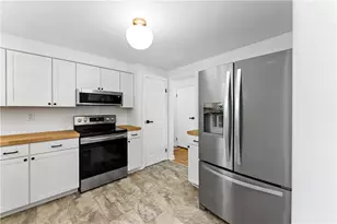 1040 Cork Dr, Bethel Park, PA 15102 - Photo 8