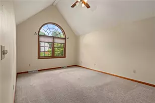 8214 Marquis Dr, Pittsburgh, PA 15237 - Photo 16