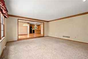 8214 Marquis Dr, Pittsburgh, PA 15237 - Photo 8