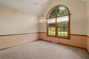 8214 Marquis Dr, Pittsburgh, PA 15237 - Photo 12