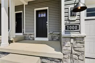 159 Sweetwater Dr, Moon/Crescent Twp, PA 15108 - Photo 4