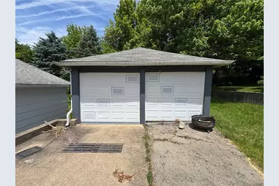 4 W Garfield Ave, New Castle, PA 16105 - Photo 4