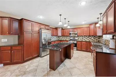 1720 Susan Ct, Hermitage, PA 16148 - Photo 8