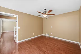 1720 Susan Ct, Hermitage, PA 16148 - Photo 6