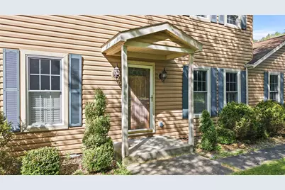 1720 Susan Ct, Hermitage, PA 16148 - Photo 2