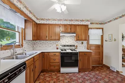 113 Westview Dr, Twp of But SW, PA 16001 - Photo 8