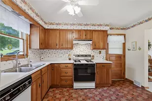 113 Westview Dr, Twp of But SW, PA 16001 - Photo 8