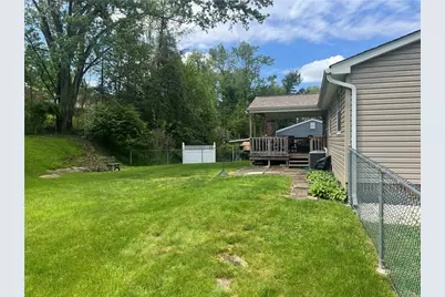 512 Malabar Drive, Pittsburgh, PA 15239 - Photo 6