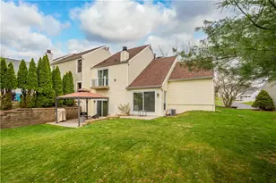 2554 B Pheasant Run Dr, Pittsburgh, PA 15090 - Photo 32