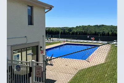 2554 B Pheasant Run Dr, Pittsburgh, PA 15090 - Photo 32