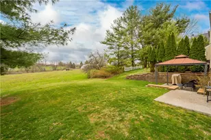 2554 B Pheasant Run Dr, Pittsburgh, PA 15090 - Photo 28