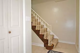 2461 Corteland Dr, Pittsburgh, PA 15241 - Photo 4