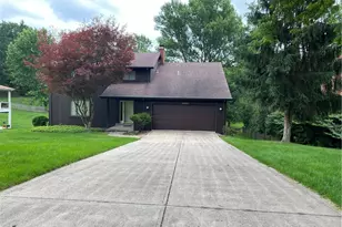 2461 Corteland Dr, Pittsburgh, PA 15241 - Photo 1