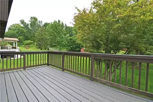 2461 Corteland Dr, Pittsburgh, PA 15241 - Photo 32