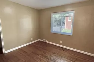 109 Lang Ct, Pittsburgh, PA 15208 - Photo 6