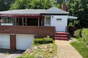 109 Lang Ct, Pittsburgh, PA 15208 - Photo 2