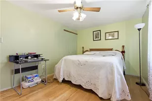 1019 Copsewood Dr, Bethel Park, PA 15102 - Photo 14