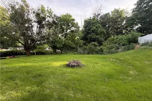 1019 Copsewood Dr, Bethel Park, PA 15102 - Photo 2